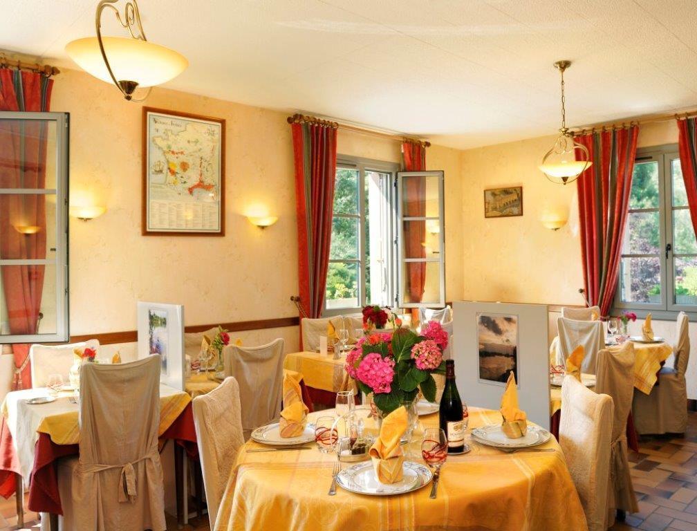 Hotel Auberge De La Bonde Logis Langeais Exteriör bild